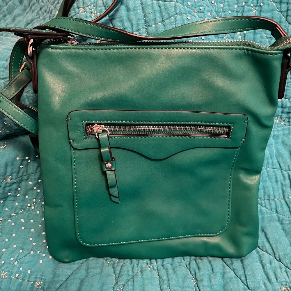 Charming Charlie green purse. EUC.